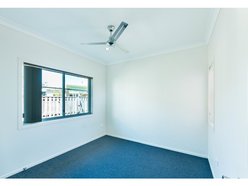 14 Village Cct, Eimeo QLD 4740