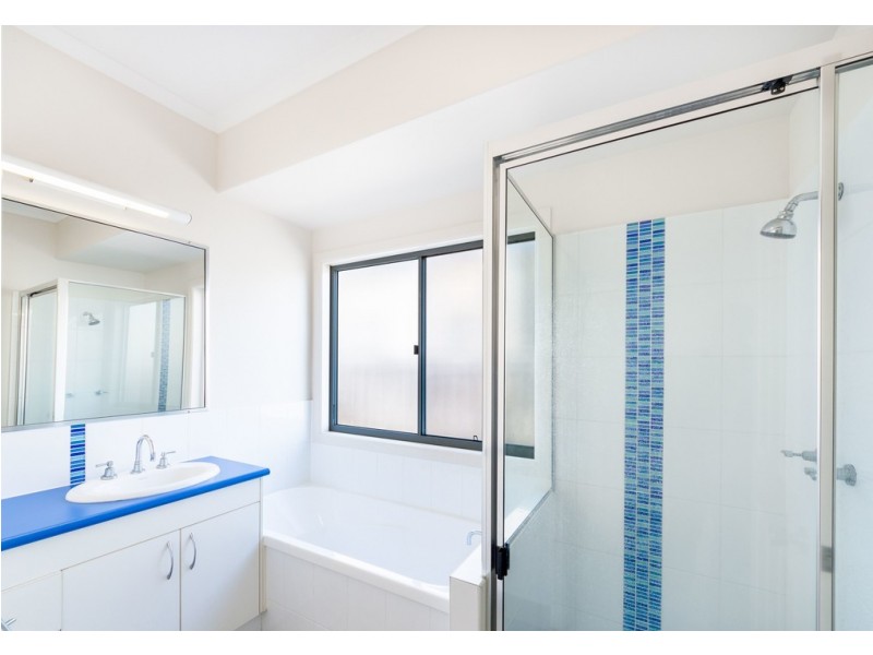 14 Village Cct, Eimeo QLD 4740