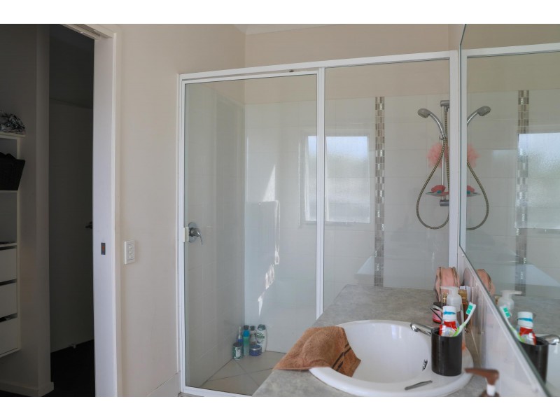 A&B/2 Cobb Court, Moranbah QLD 4744