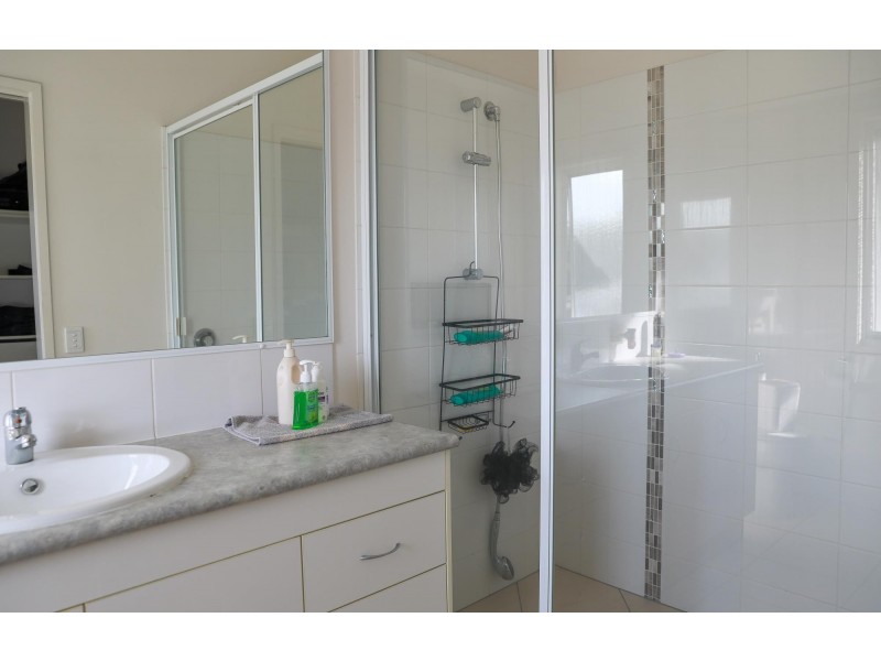 A&B/2 Cobb Court, Moranbah QLD 4744