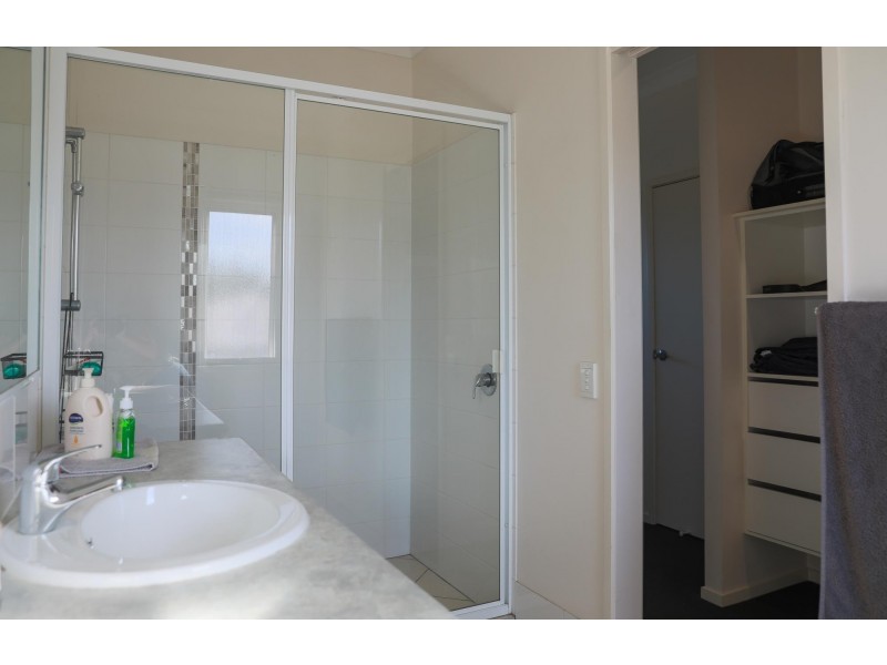 A&B/2 Cobb Court, Moranbah QLD 4744