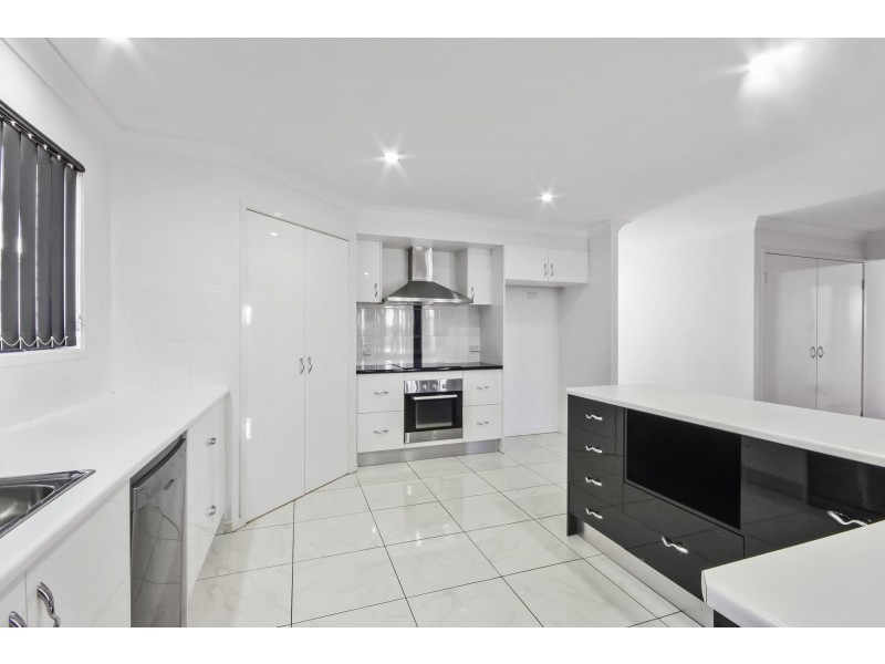 52 Lambert Drive, Moranbah QLD 4744