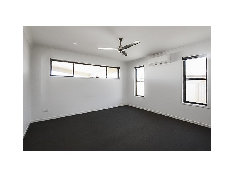 52 Lambert Drive, Moranbah QLD 4744