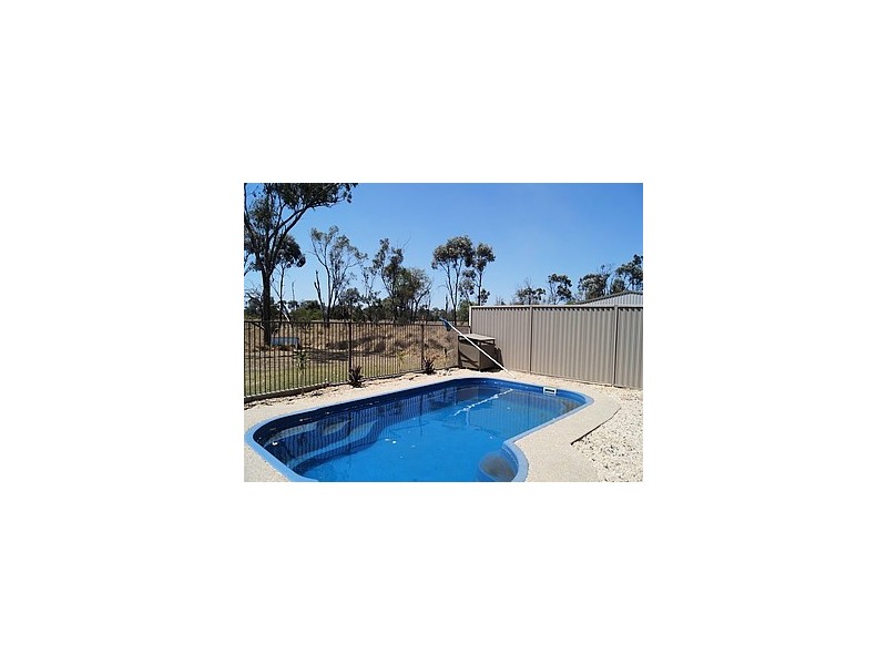 52 Lambert Drive, Moranbah QLD 4744