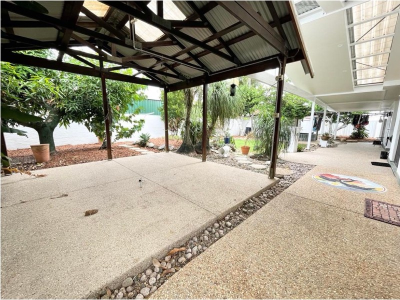 5 Ash Street, Slade Point QLD 4740