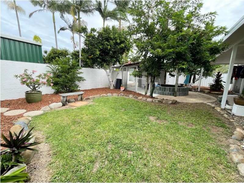 5 Ash Street, Slade Point QLD 4740