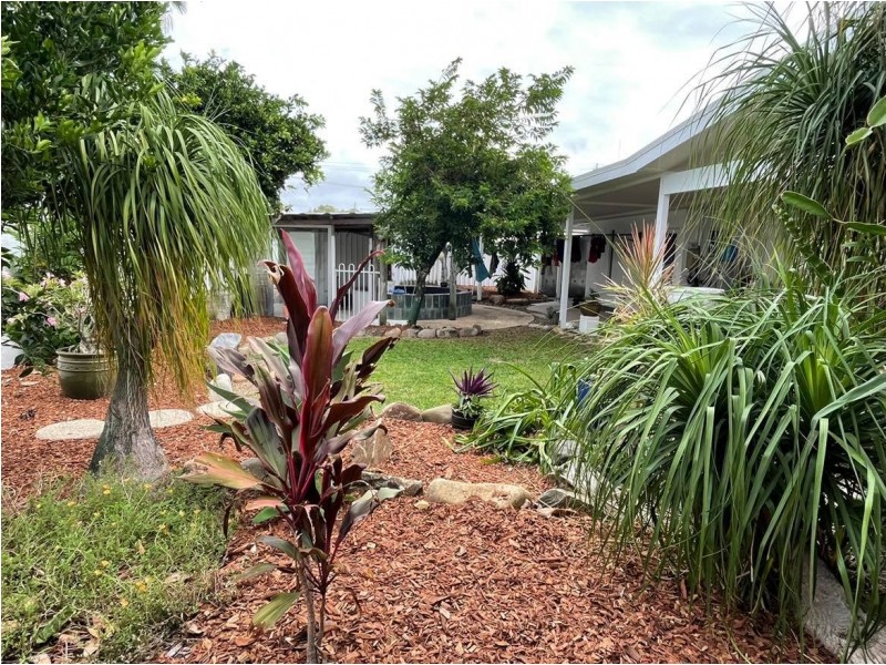 5 Ash Street, Slade Point QLD 4740