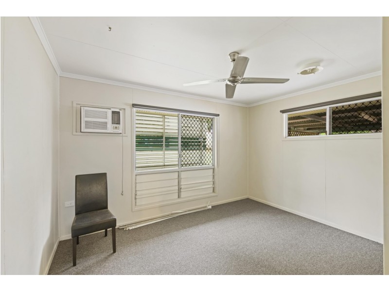 16 Lawrence Street, Moranbah QLD 4744