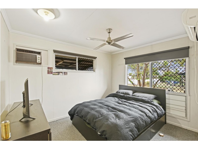 16 Lawrence Street, Moranbah QLD 4744