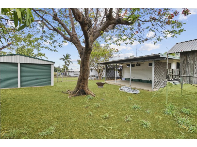 16 Lawrence Street, Moranbah QLD 4744