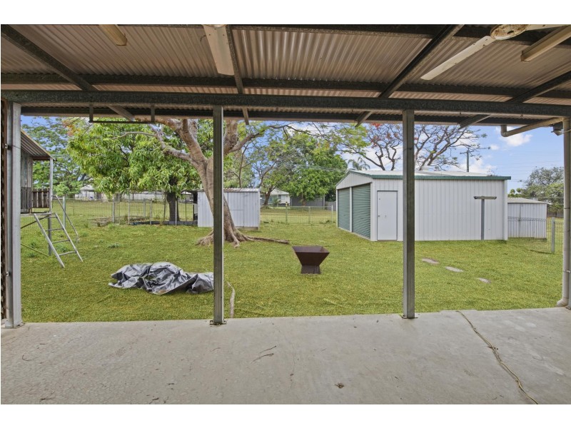 16 Lawrence Street, Moranbah QLD 4744