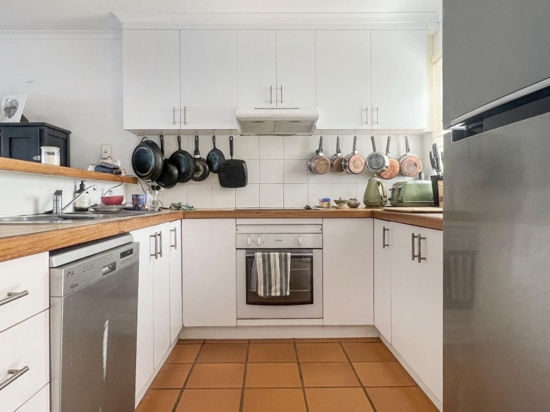 10/17 Beach Road, Dolphin Heads QLD 4740