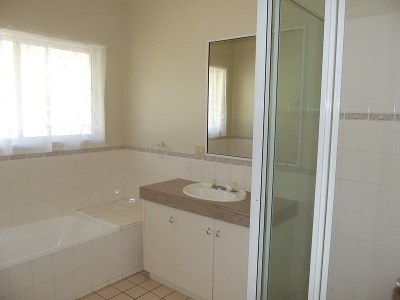 8 Rhonda Court, Andergrove QLD 4740