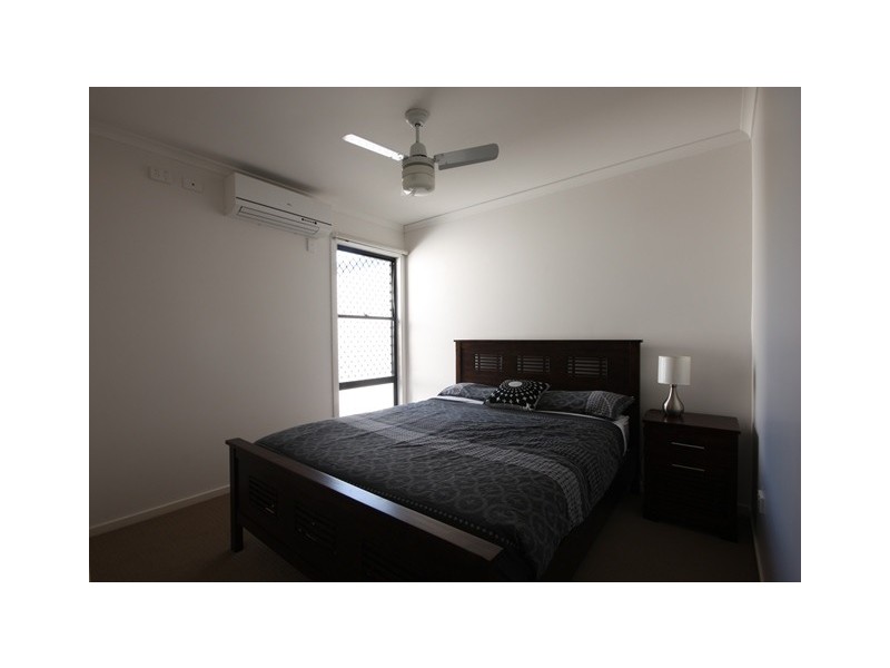 6/5 Atkinson Street, Middlemount QLD 4746