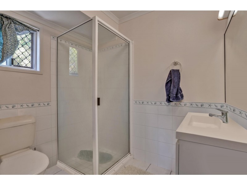 1 Hanlon Way, Rural View QLD 4740