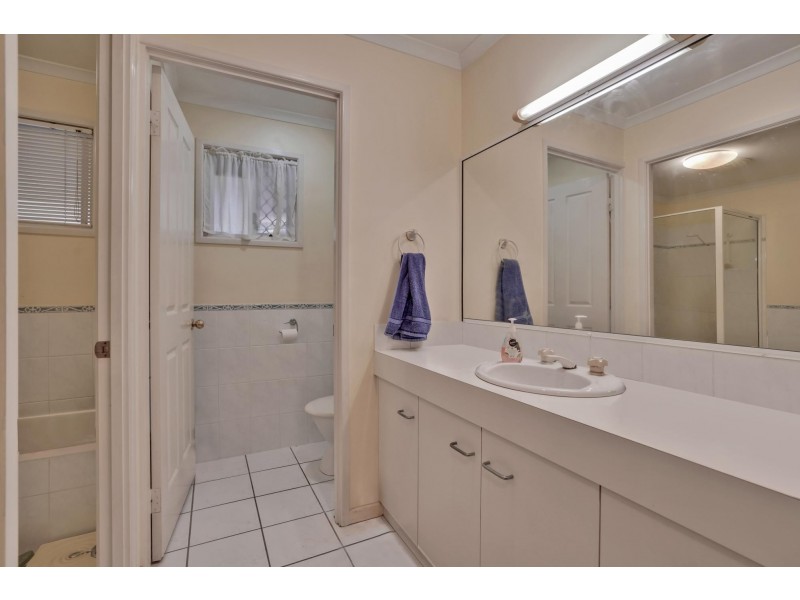 1 Hanlon Way, Rural View QLD 4740