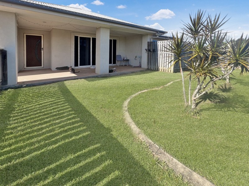 1/37 Whitehaven Drive, Blacks Beach QLD 4740