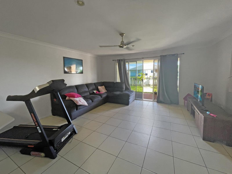 1/37 Whitehaven Drive, Blacks Beach QLD 4740