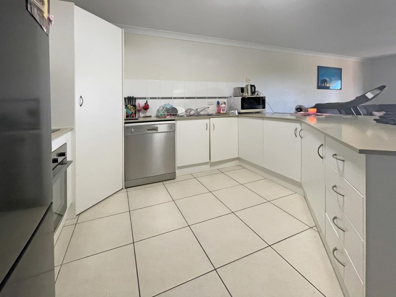 1/37 Whitehaven Drive, Blacks Beach QLD 4740