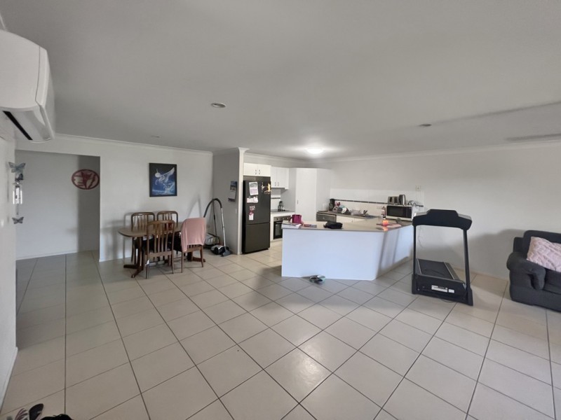 1/37 Whitehaven Drive, Blacks Beach QLD 4740