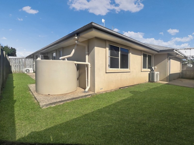 1/37 Whitehaven Drive, Blacks Beach QLD 4740