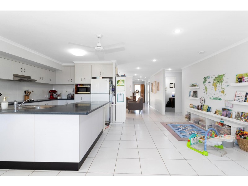 11 Deguara Drive, Beaconsfield QLD 4740