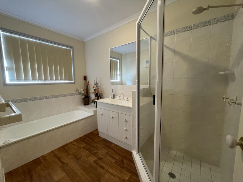 6 Foxtail Court, Glenella QLD 4740