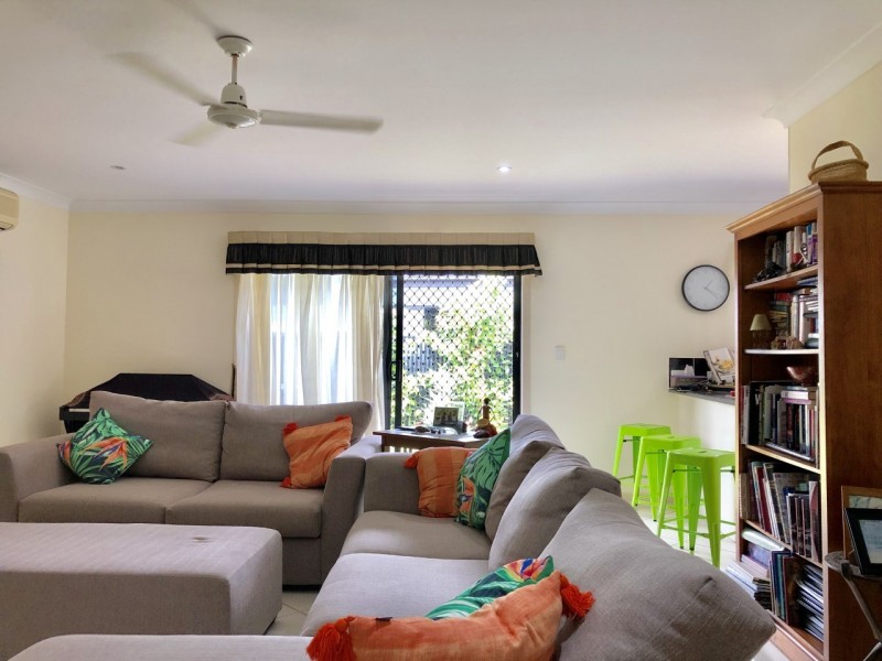 4 Beachside Place, Shoal Point QLD 4750