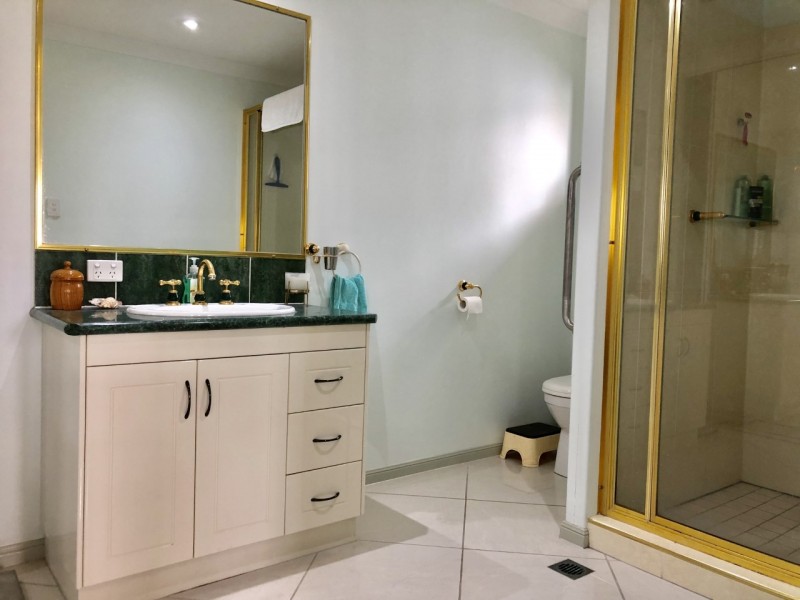 4 Beachside Place, Shoal Point QLD 4750