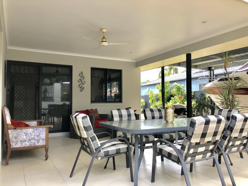 4 Beachside Place, Shoal Point QLD 4750