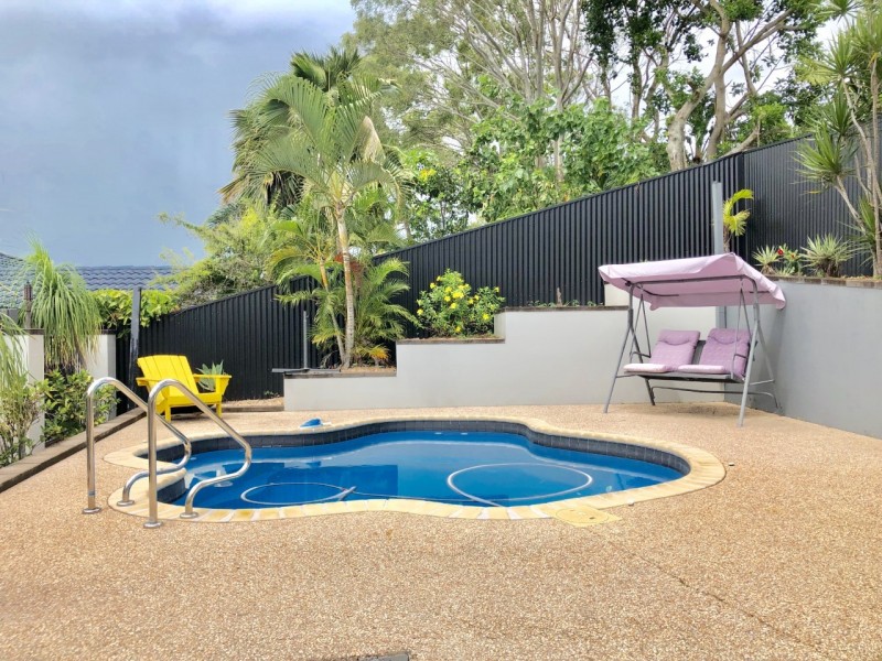 4 Beachside Place, Shoal Point QLD 4750