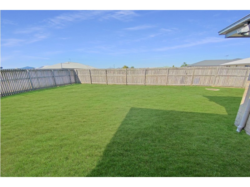 11 Isobel Avenue, Mirani QLD 4754