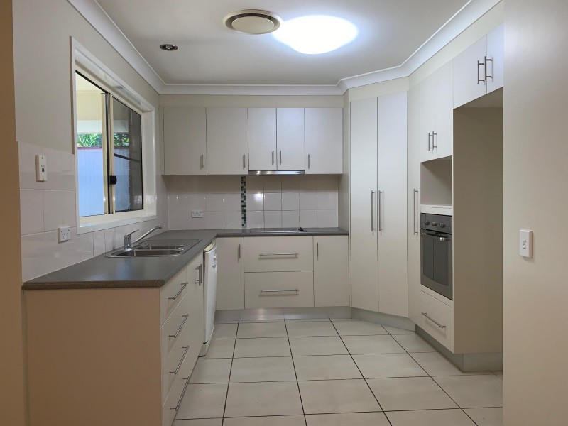 17 Thurston Drive, Moranbah QLD 4744