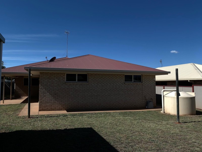 17 Thurston Drive, Moranbah QLD 4744