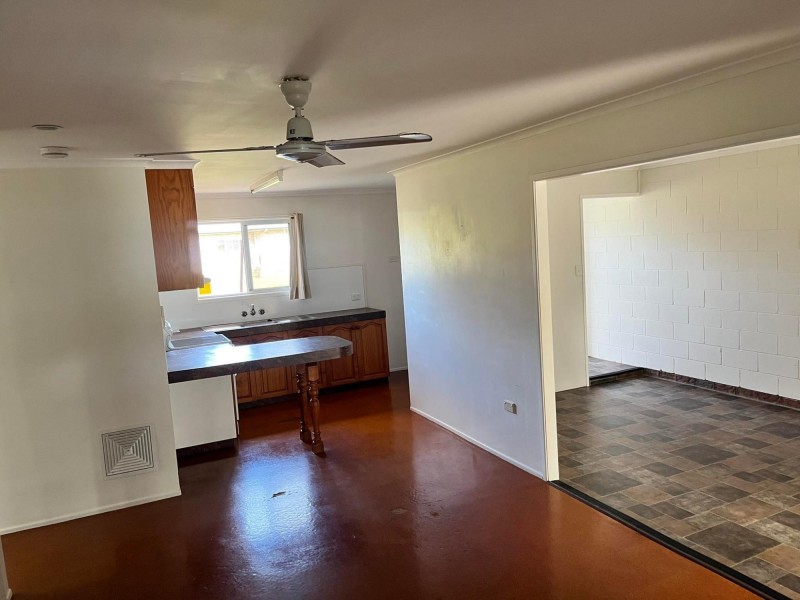 2/98A Andergrove Road, Andergrove QLD 4740