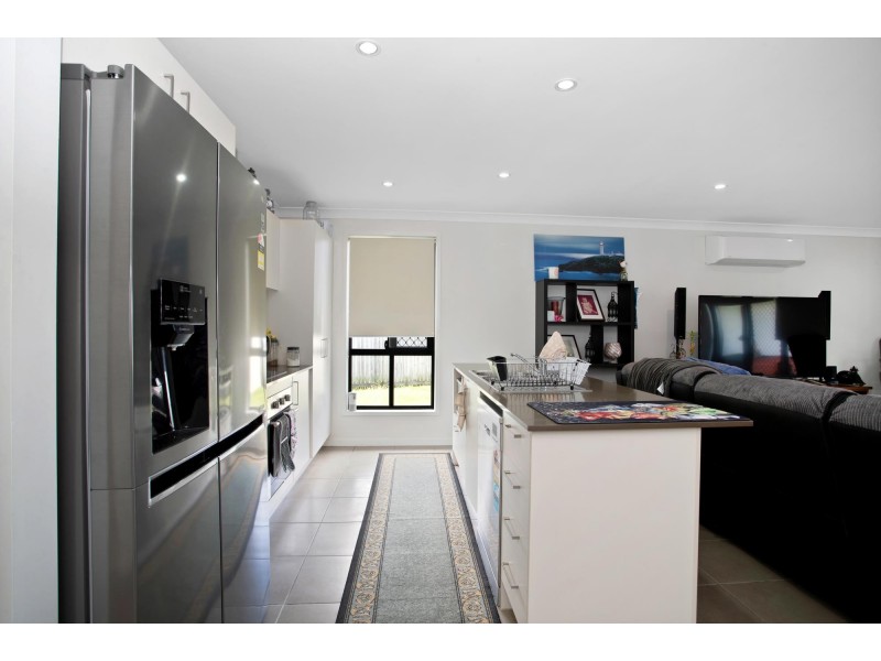 11 Eales Road, Rural View QLD 4740