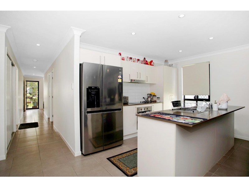 11 Eales Road, Rural View QLD 4740