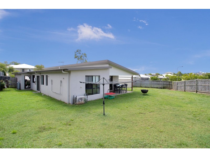 11 Eales Road, Rural View QLD 4740