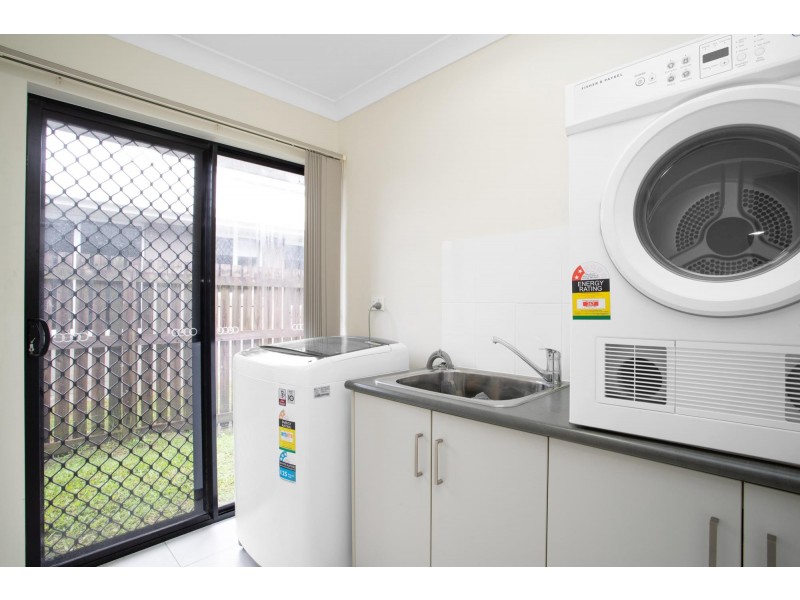 25 Montgomery Street, Rural View QLD 4740