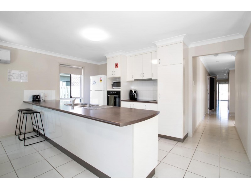 27 Montgomery Street, Rural View QLD 4740