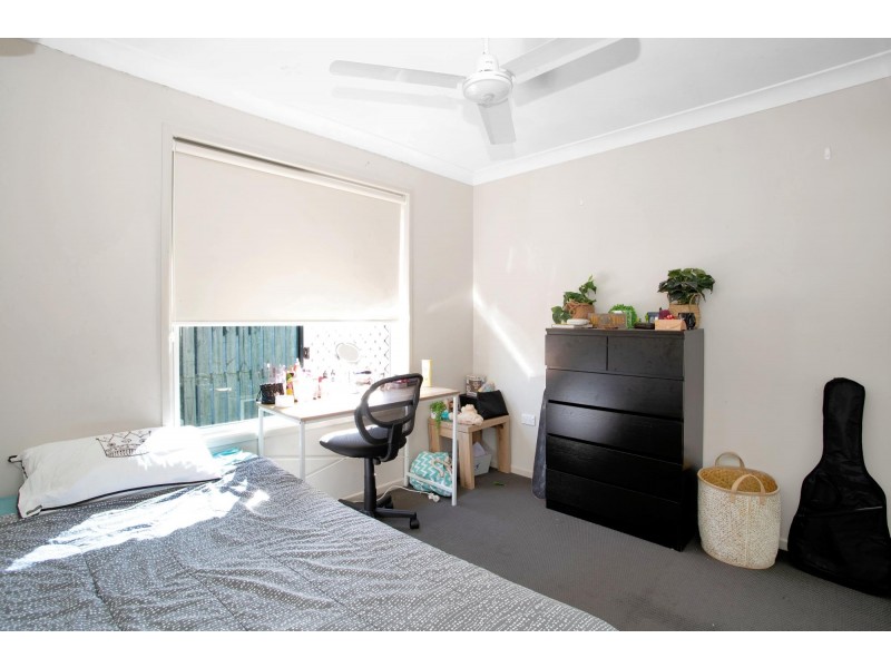 27 Montgomery Street, Rural View QLD 4740