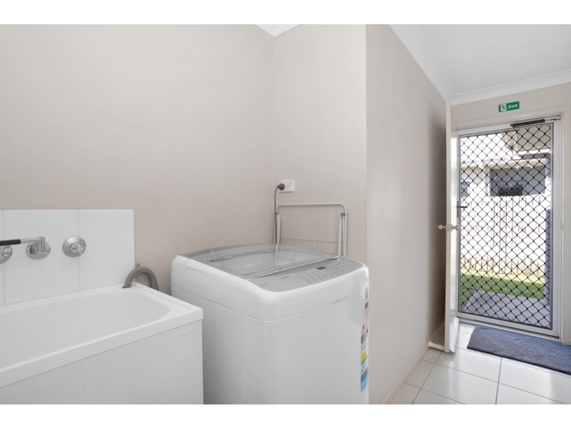 27 Montgomery Street, Rural View QLD 4740