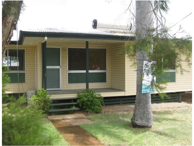 10 Harris Court, Moranbah QLD 4744