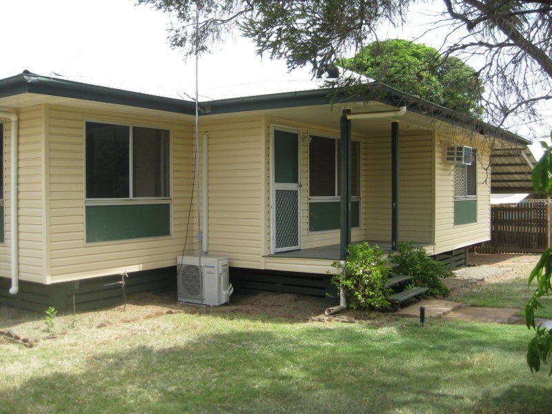 10 Harris Court, Moranbah QLD 4744