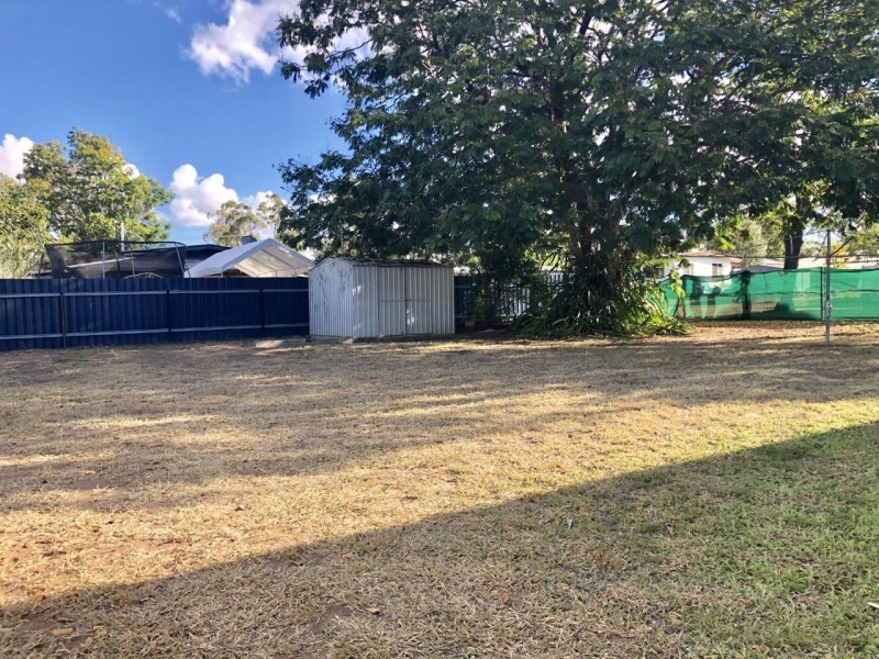 14 Middle Crescent, Dysart QLD 4745