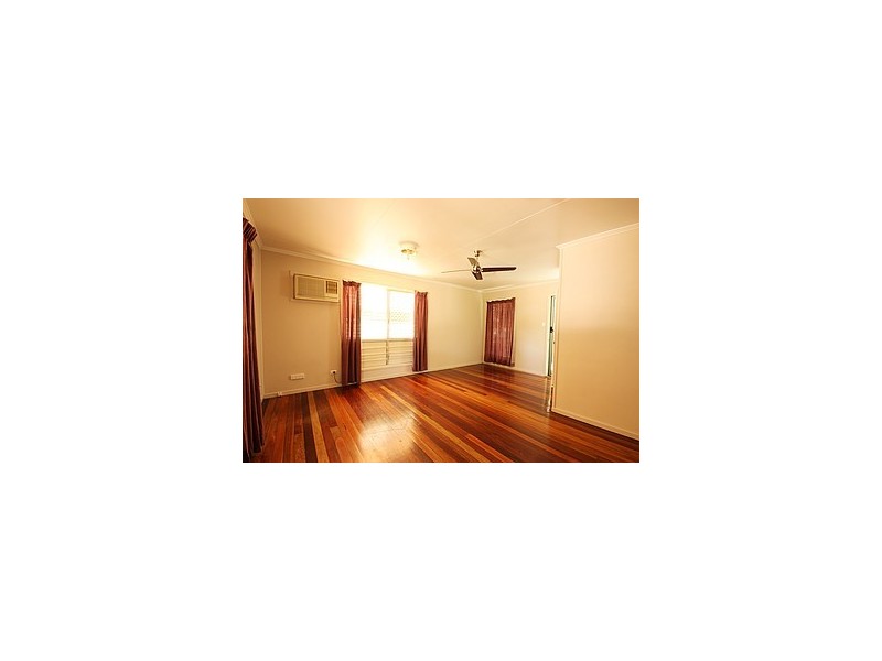 16 Lawrence Street, Moranbah QLD 4744