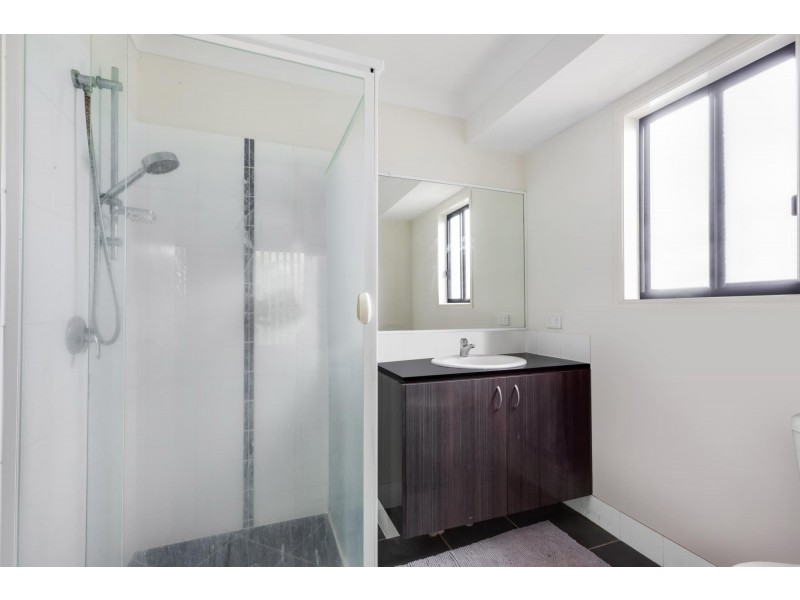 8 Scarborough Cct, Blacks Beach QLD 4740