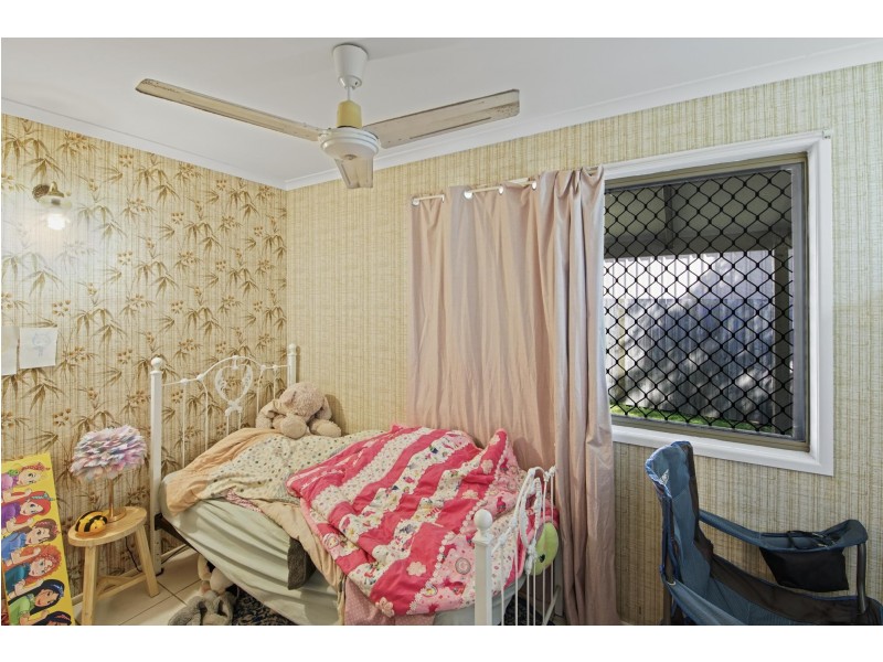 6 Hughes St, Glenella QLD 4740
