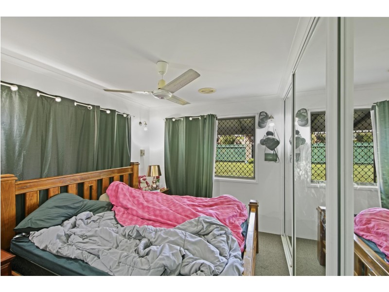 6 Hughes St, Glenella QLD 4740
