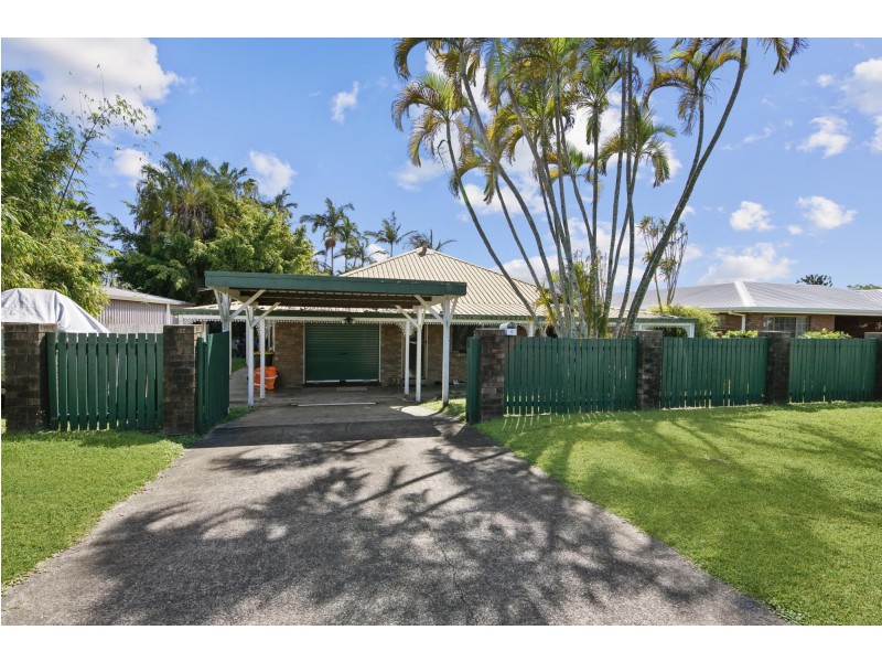 6 Hughes St, Glenella QLD 4740